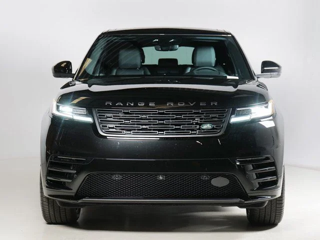 New 2026 Santorini Black Land Rover Dynamic SE image 8