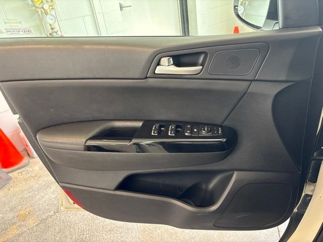 Certified Used 2022 Snow White Pearl Kia Nightfall image 22