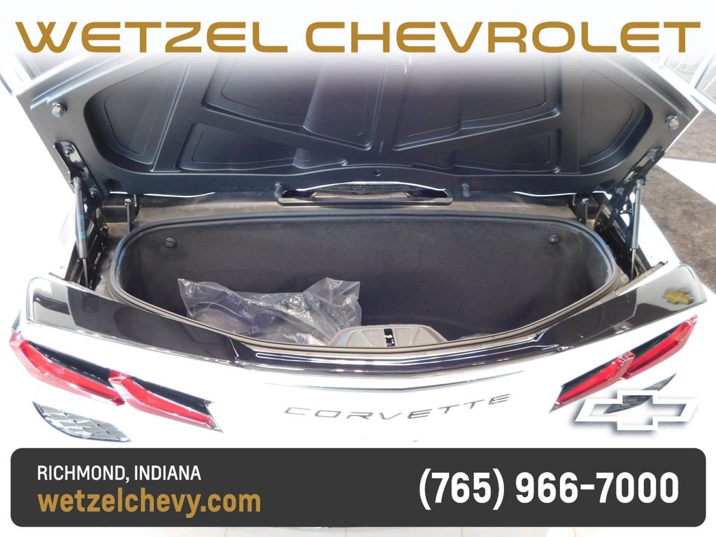 Used 2023 White Chevrolet Stingray image 18