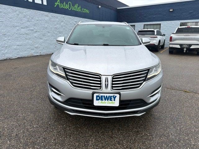 Used 2017 Ingot Silver Lincoln Premiere image 8