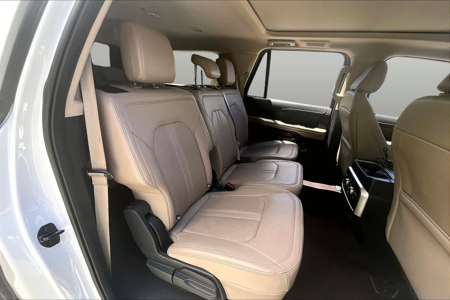Certified Used 2023 Oxford White Ford Limited image 26