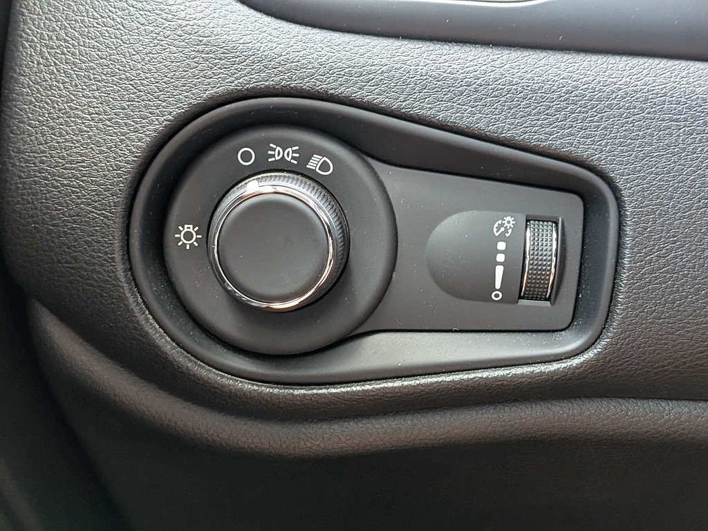2023 Jeep Renegade Latitude - Photo 29