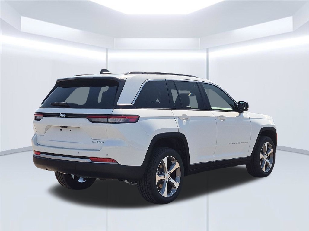 New 2026 Bright White Clear-Coat Exterior Paint Jeep Limited image 6