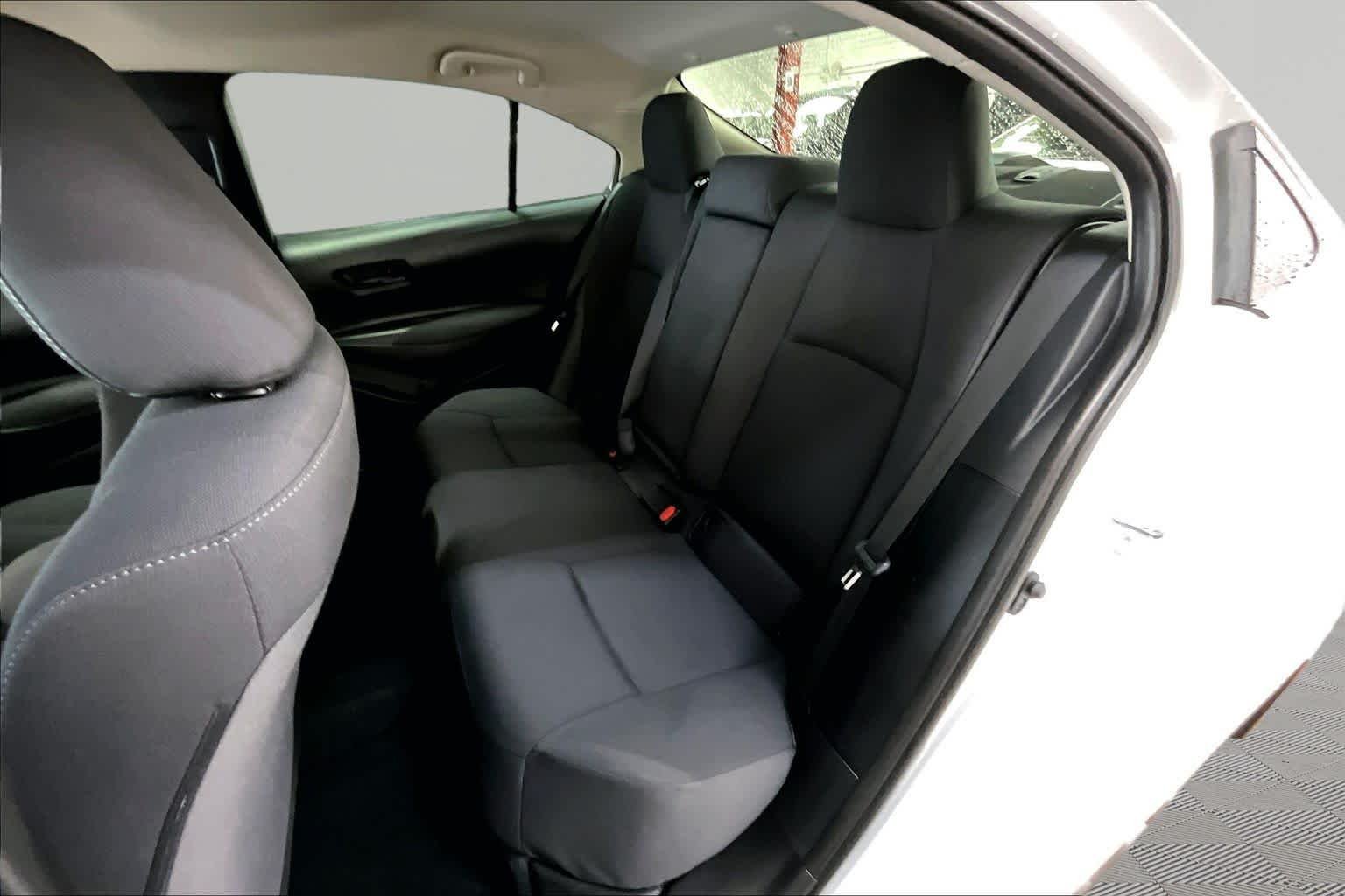 Used 2025 Ice Cap Toyota LE image 21