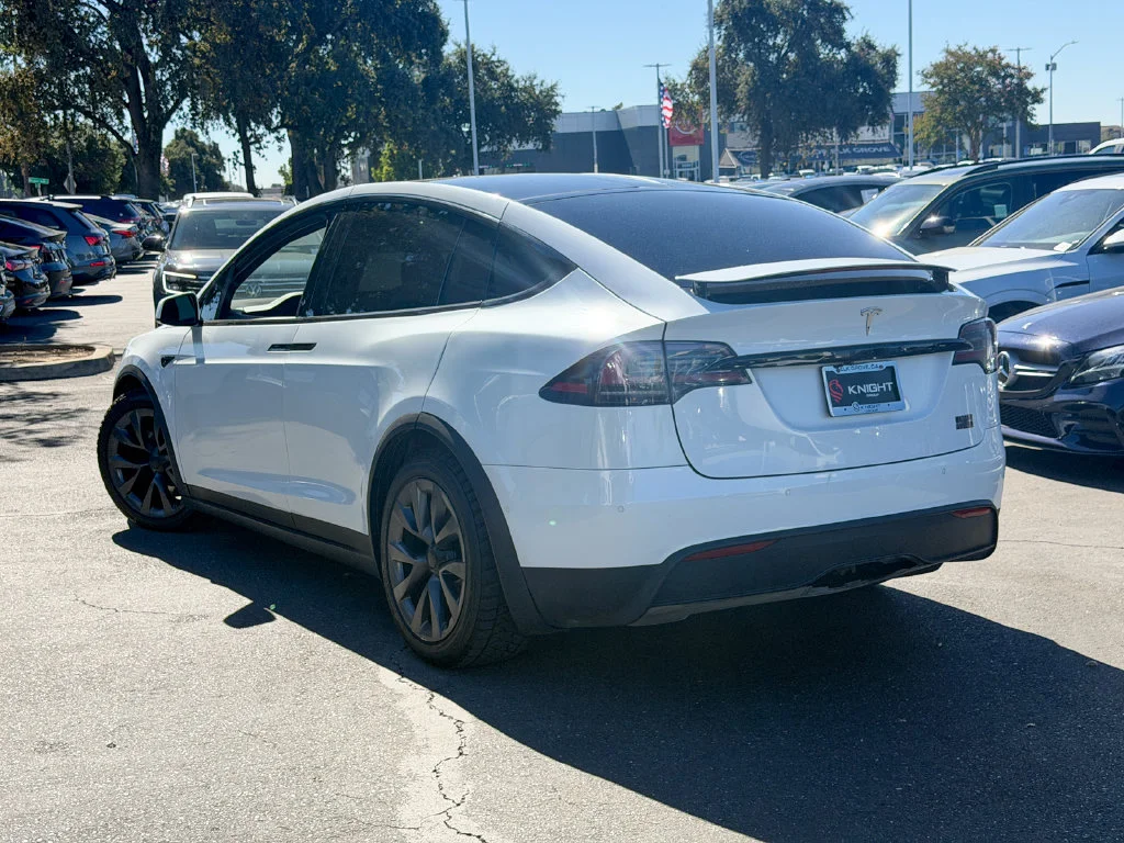 Used 2022 White Tesla Plaid image 7