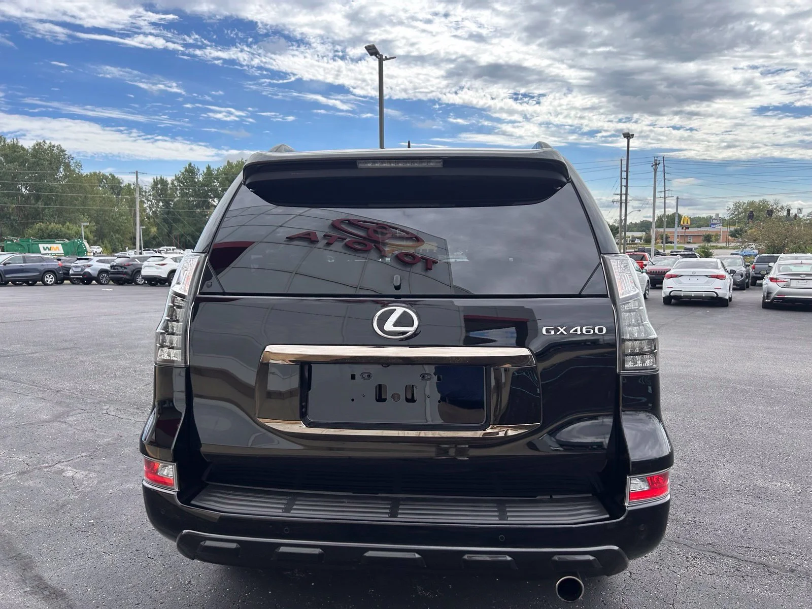 Used 2023 Black Lexus 460 image 4