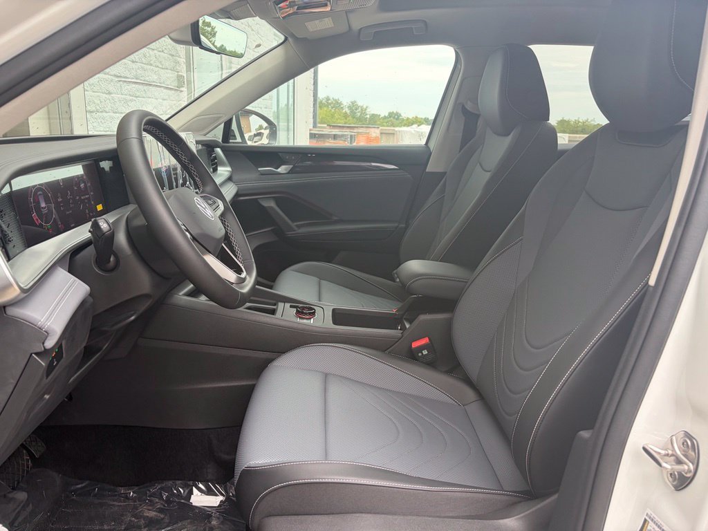 New 2026 Pure White Volkswagen SE image 12