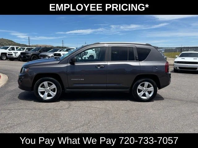 Used 2015 Gray Jeep Latitude image 2