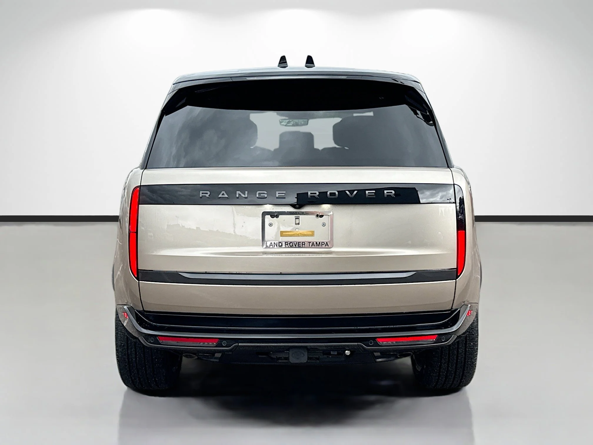 New 2026 Sunset Gold SV Bespoke Ultra Metallic Gloss Land Rover Autobiography image 4
