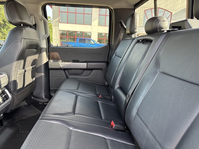 Used 2021  Ford Lariat image 12