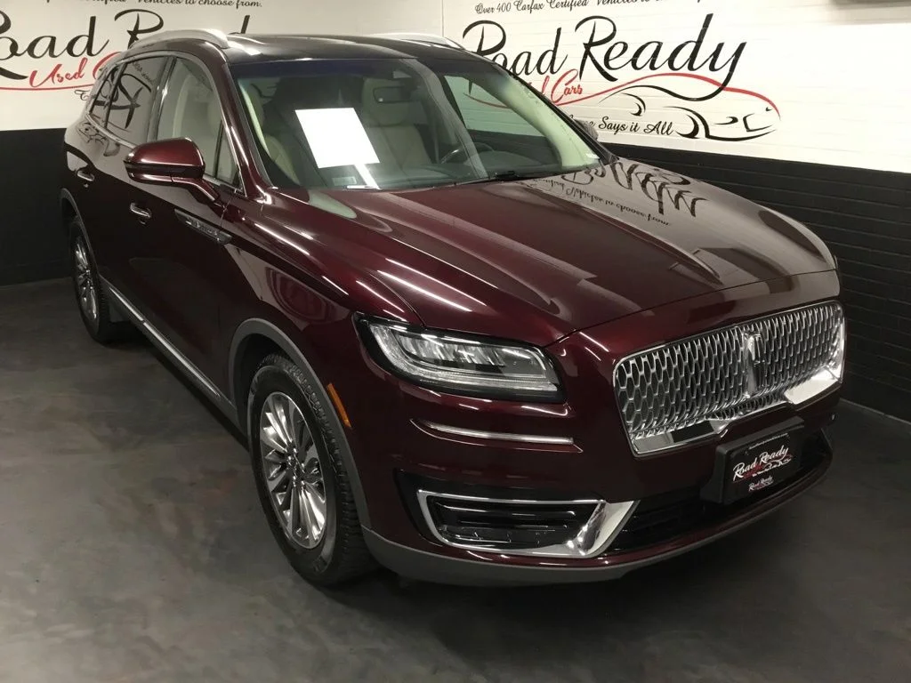 Used 2020 Red Lincoln Reserve image 2