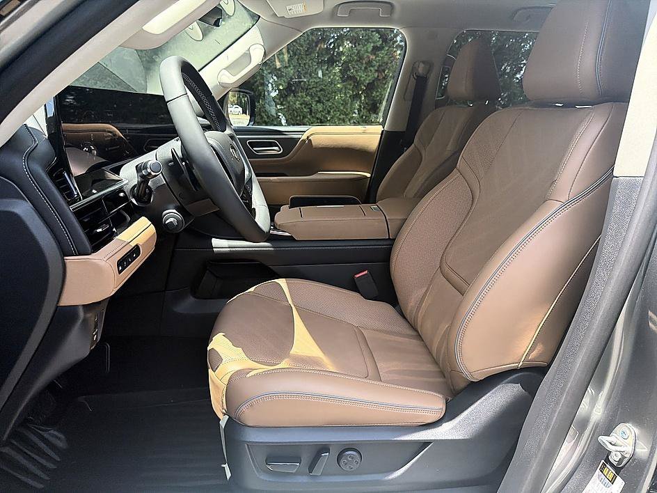 New 2027 Dynamic Metal INFINITI LUXE image 13