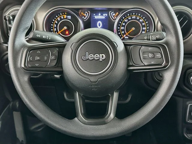Certified Pre-Owned 2022 Jeep Gladiator Willys