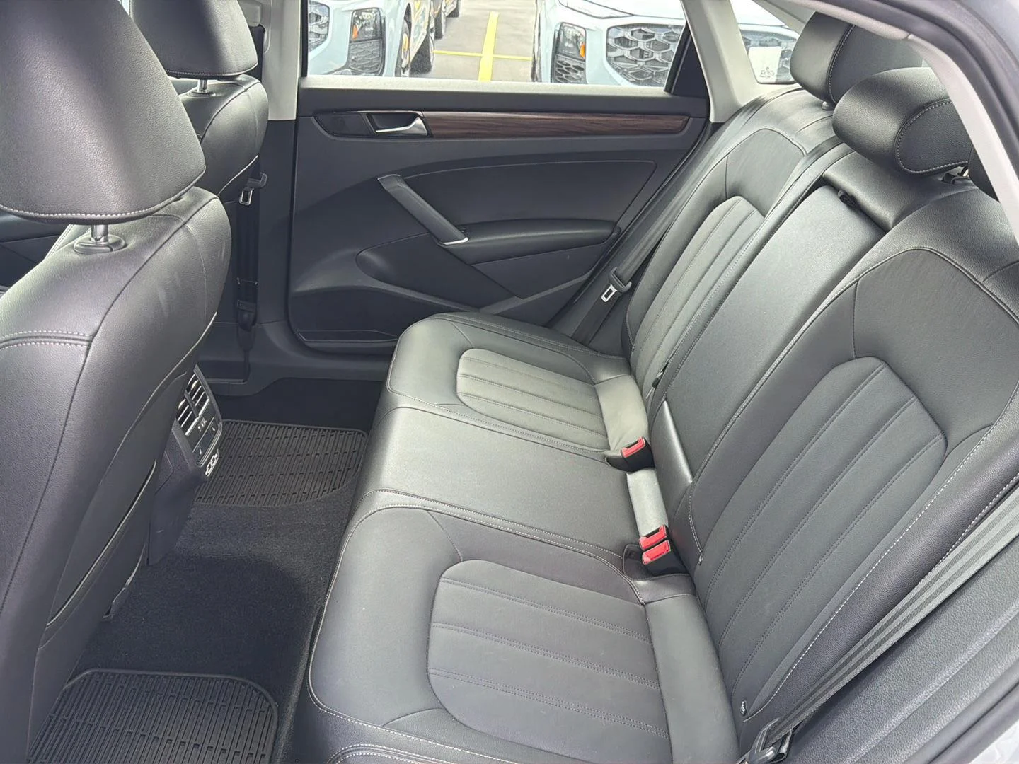Used 2020 Platinum Gray Metallic Volkswagen 2.0T SEL image 8