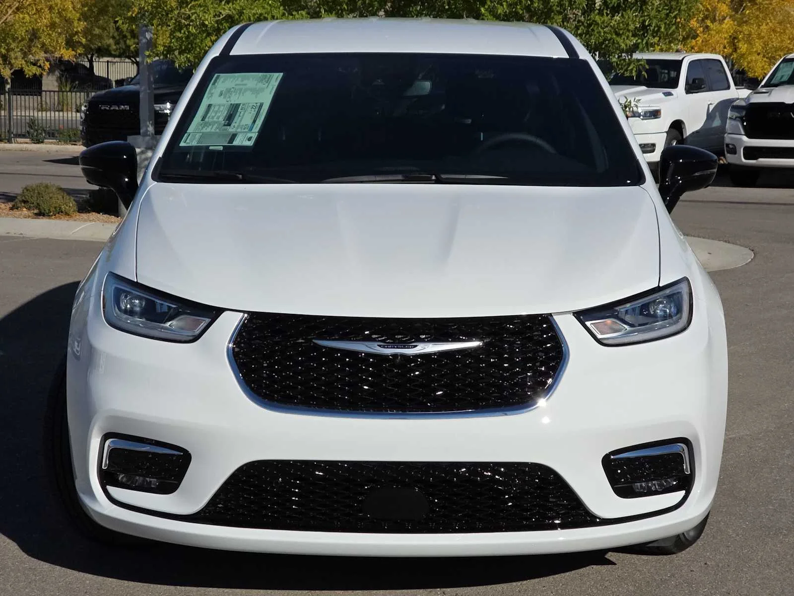 New 2026 Bright White Clear-Coat Exterior Paint Chrysler Select image 4