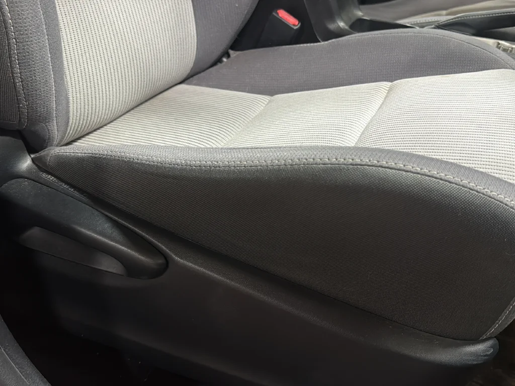 Used 2015 Red Toyota XLE image 16