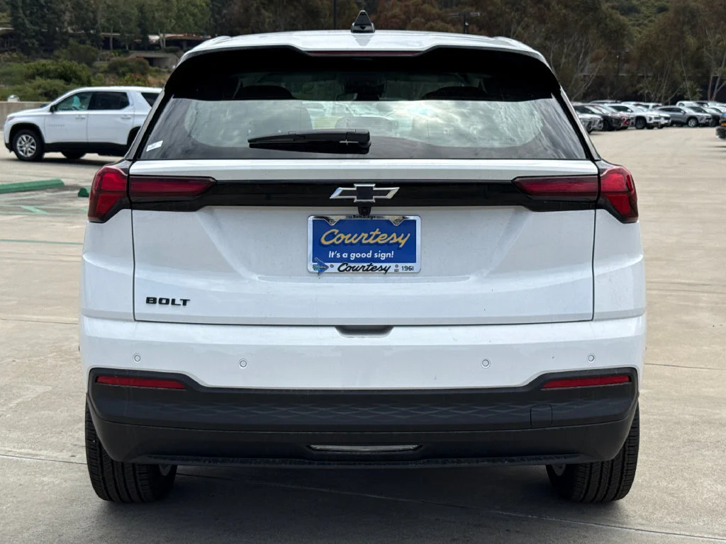 2027 Chevrolet Bolt LT - Photo 7