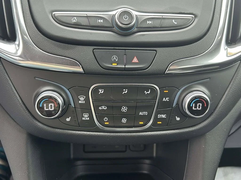 Used 2022 Iridescent Pearl Tricoat Chevrolet LT image 20