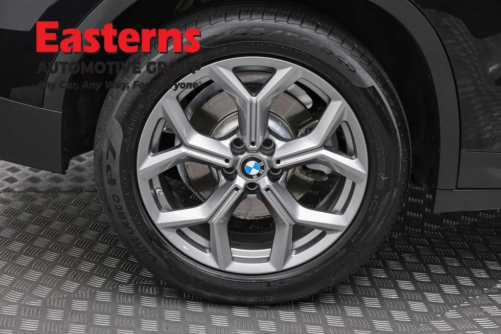 Used 2024 Black BMW xDrive30i image 33