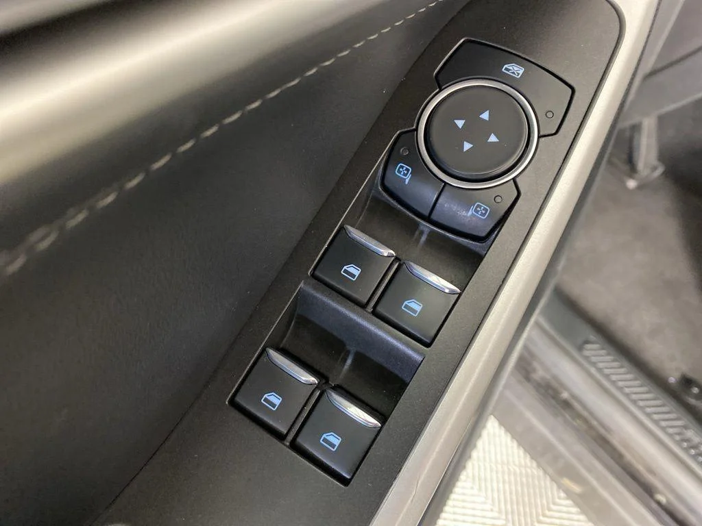 Used 2023 Black Metallic Ford XLT image 16