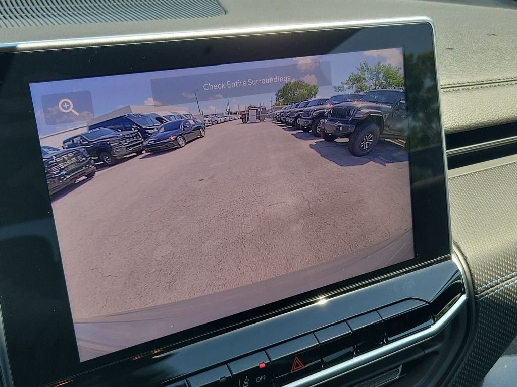 New 2026 Sting-Gray Clearcoat Jeep Latitude image 27