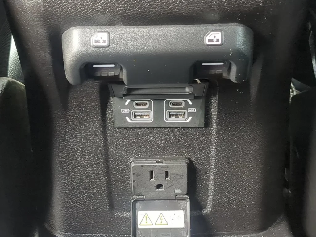 Used 2021 Gray Jeep Rubicon image 16