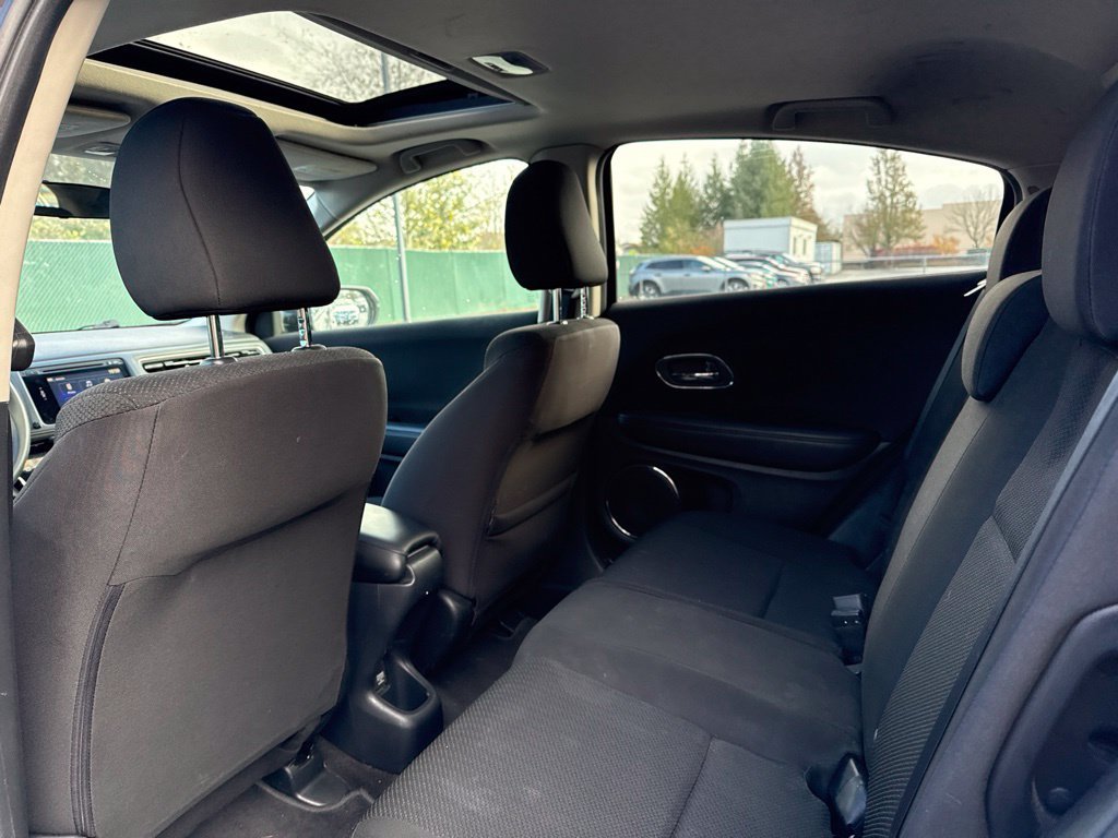 Used 2018 Mulberry Metallic Honda EX image 17