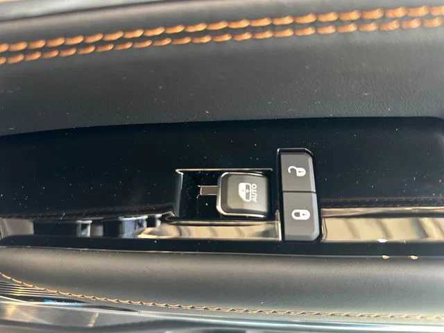 New 2026 High Gloss Black Exterior Paint Jeep Summit Reserve image 39