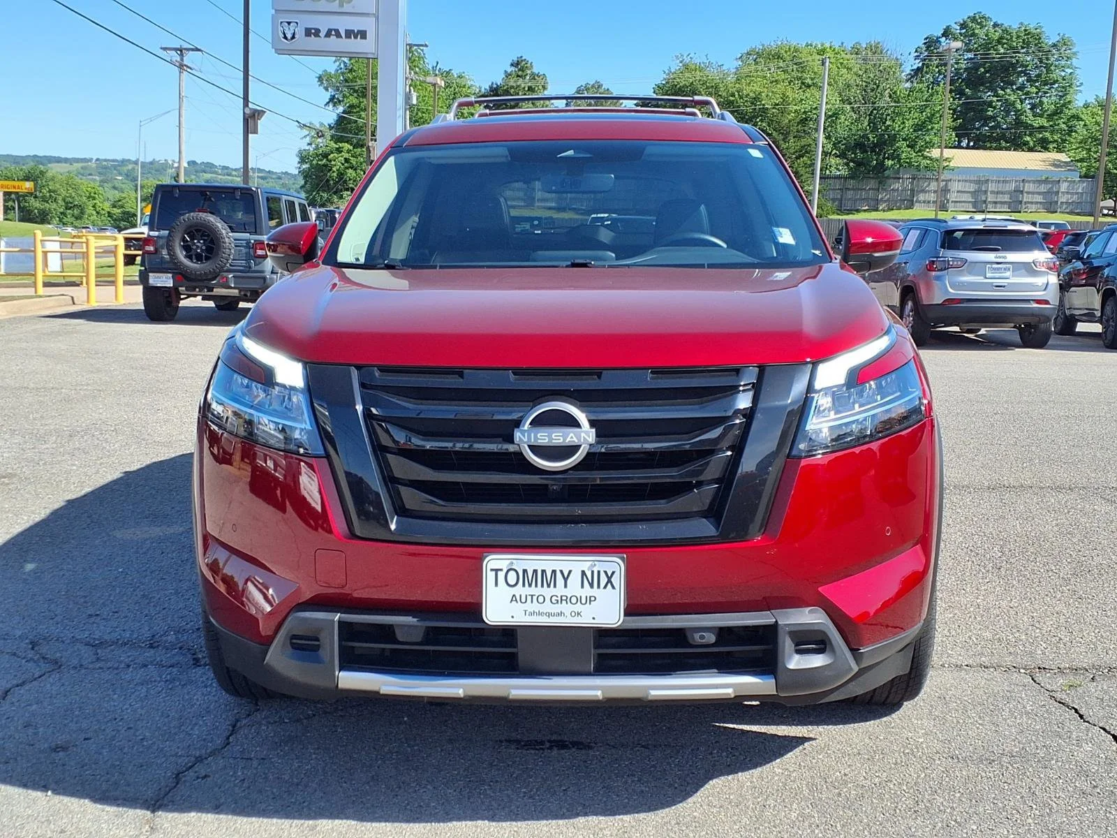 Used 2023 Scarlet Ember Tintcoat Nissan SL image 23