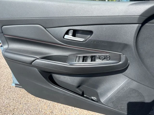 New 2027 Atlantic Gray Metallic / Super Black Two-tone Nissan SR image 10