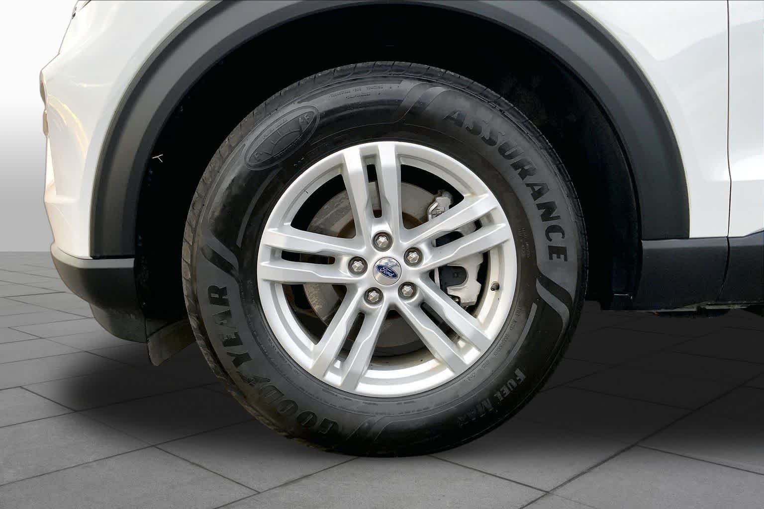 Certified Used 2024 Oxford White Ford XLT image 11