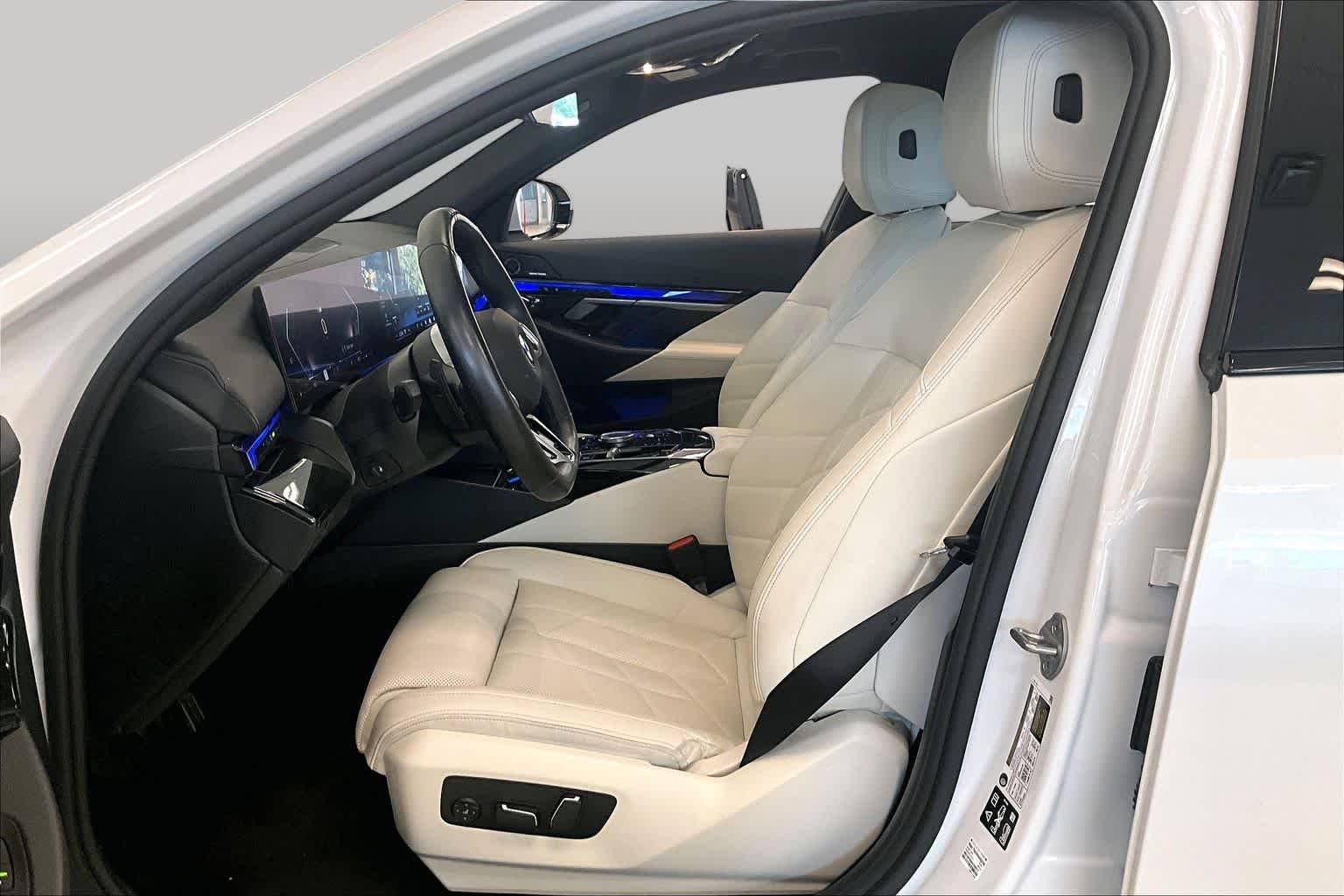 Used 2024 Mineral White Metallic BMW 540i xDrive image 7