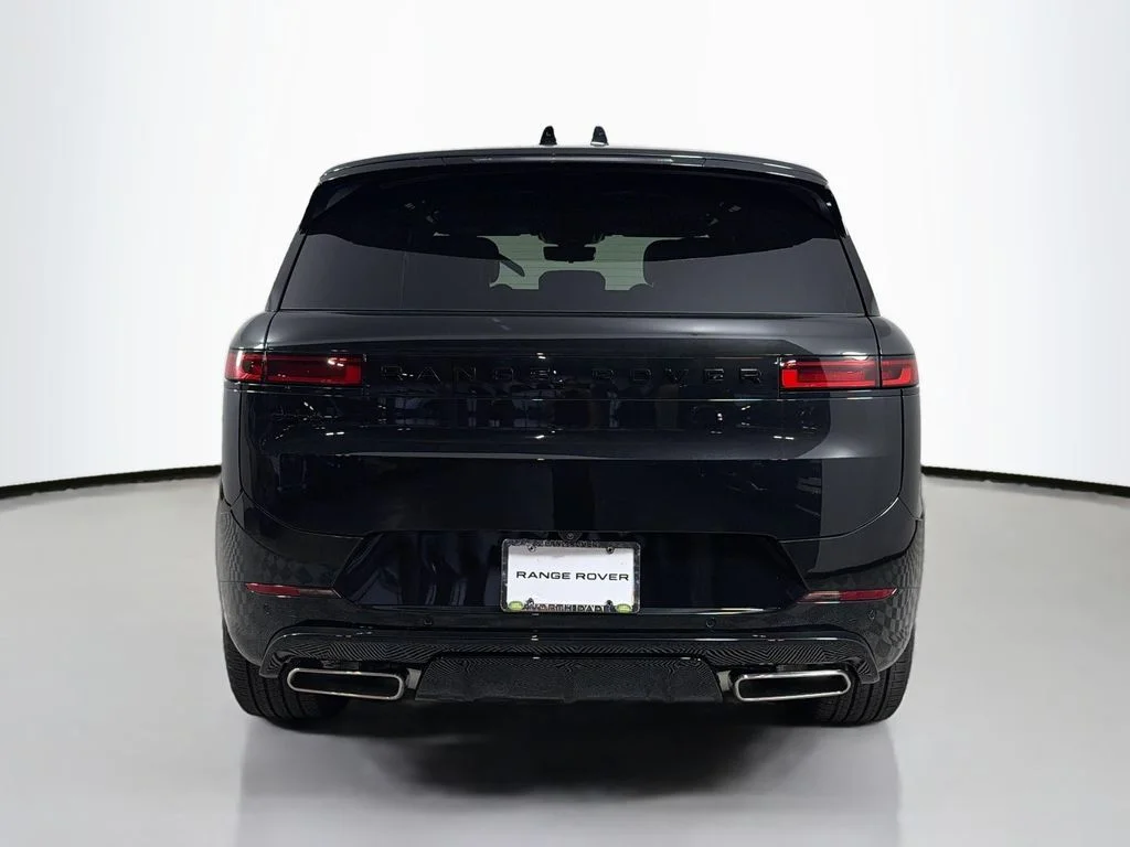 New 2026 Santorini Black Land Rover Dynamic SE image 6