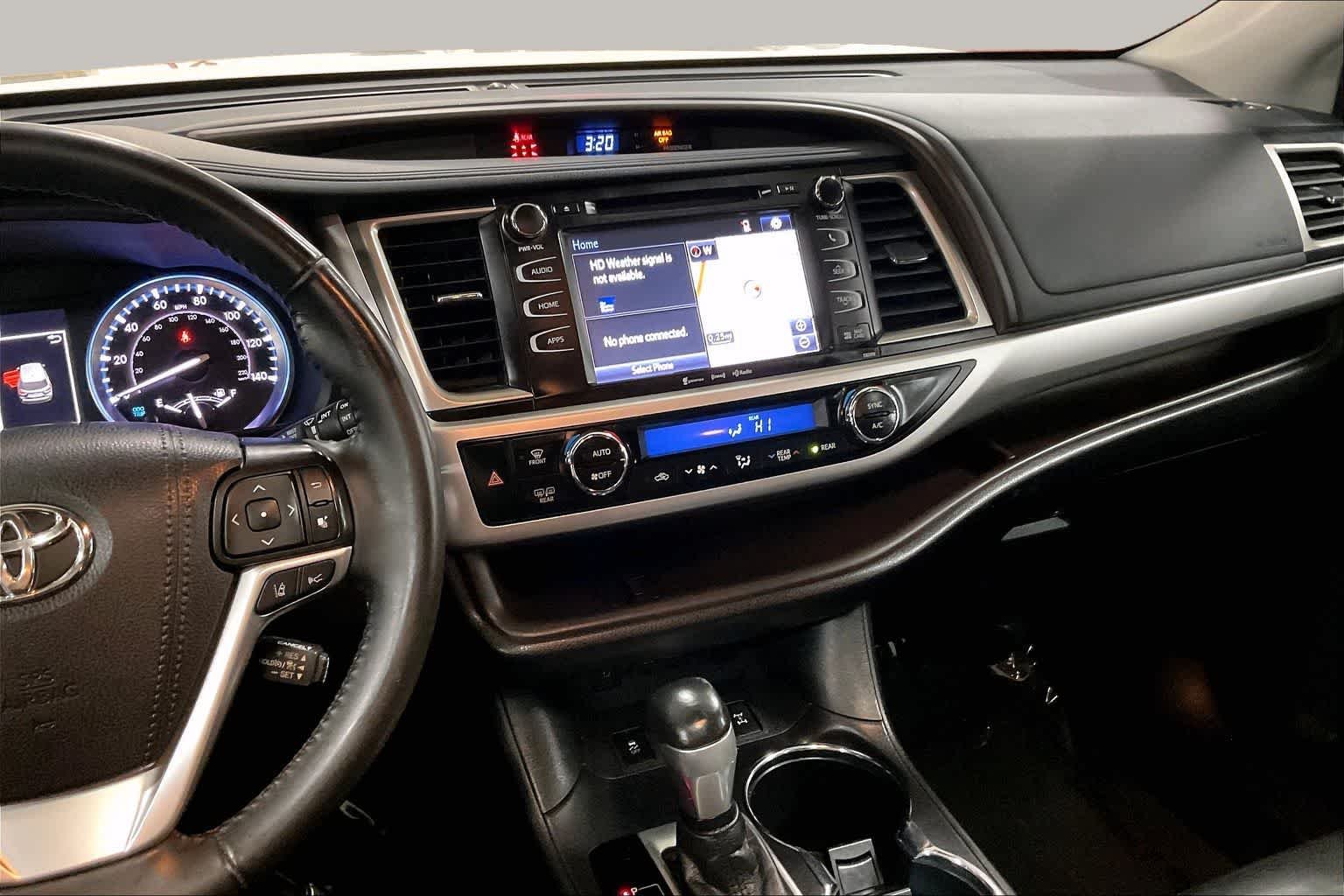 Used 2019 Blizzard Pearl Toyota XLE image 7