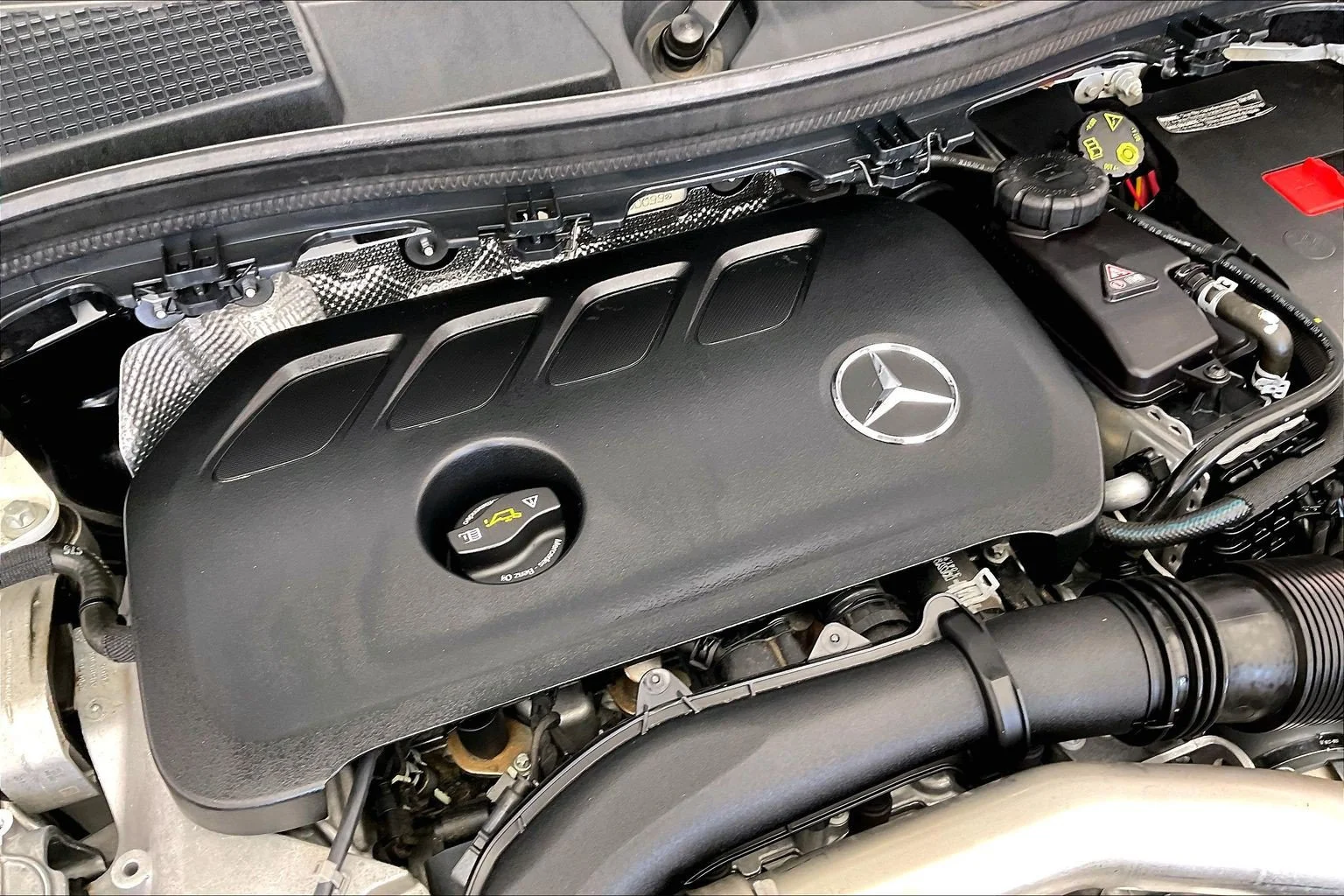 Used 2024 Polar White Mercedes-Benz GLA 250 image 32