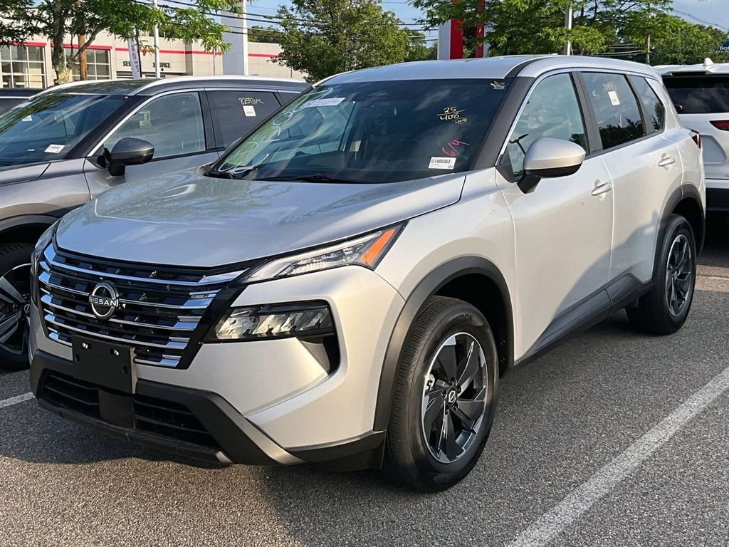 Used 2025 Silver Nissan SV image 3