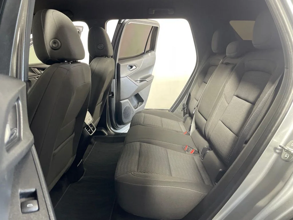 Used 2025 Sterling Gray Metallic Chevrolet LT image 19