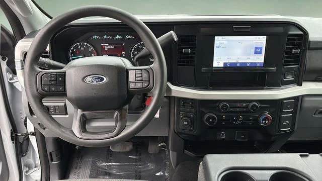 Used 2025 White Ford XLT image 9