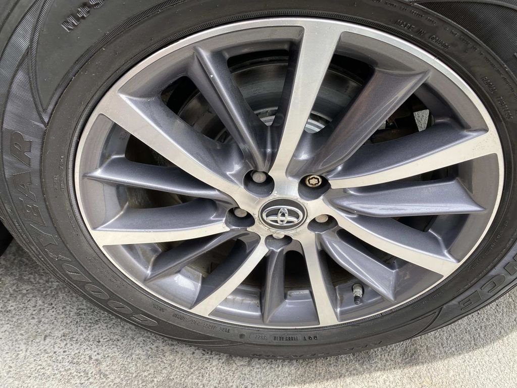 Used 2017 White Toyota XLE image 29