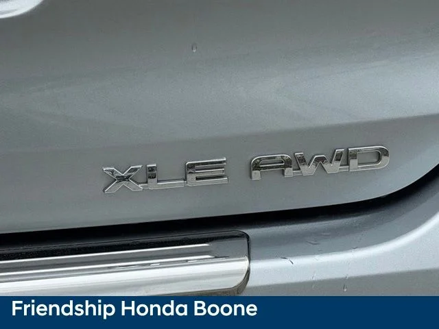 Used 2020 Silver Toyota XLE image 13