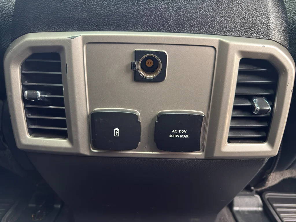 Used 2018 White Platinum Metallic Tri-Coat Ford LARIAT image 13