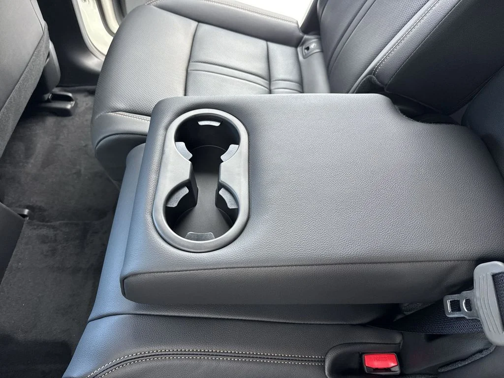 New 2026 White Mazda 3.3 Turbo Preferred AWD image 38