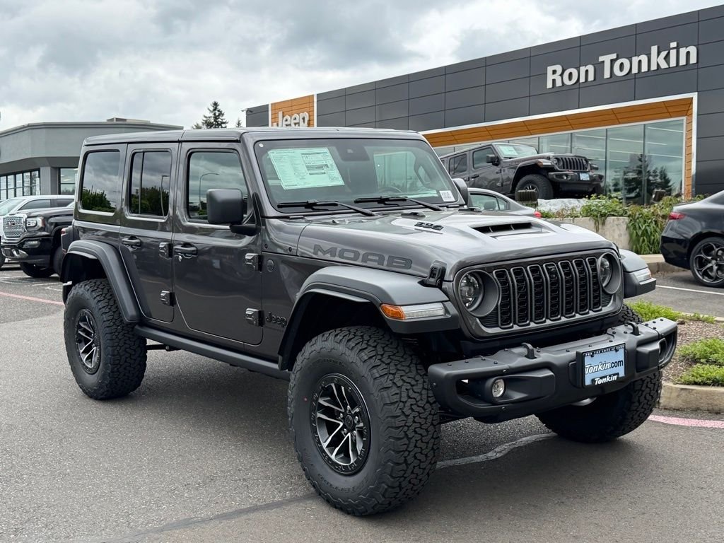 New 2026 Granite Crystal Metallic Clear-Coat Exterior Paint Jeep Moab 392 image 1