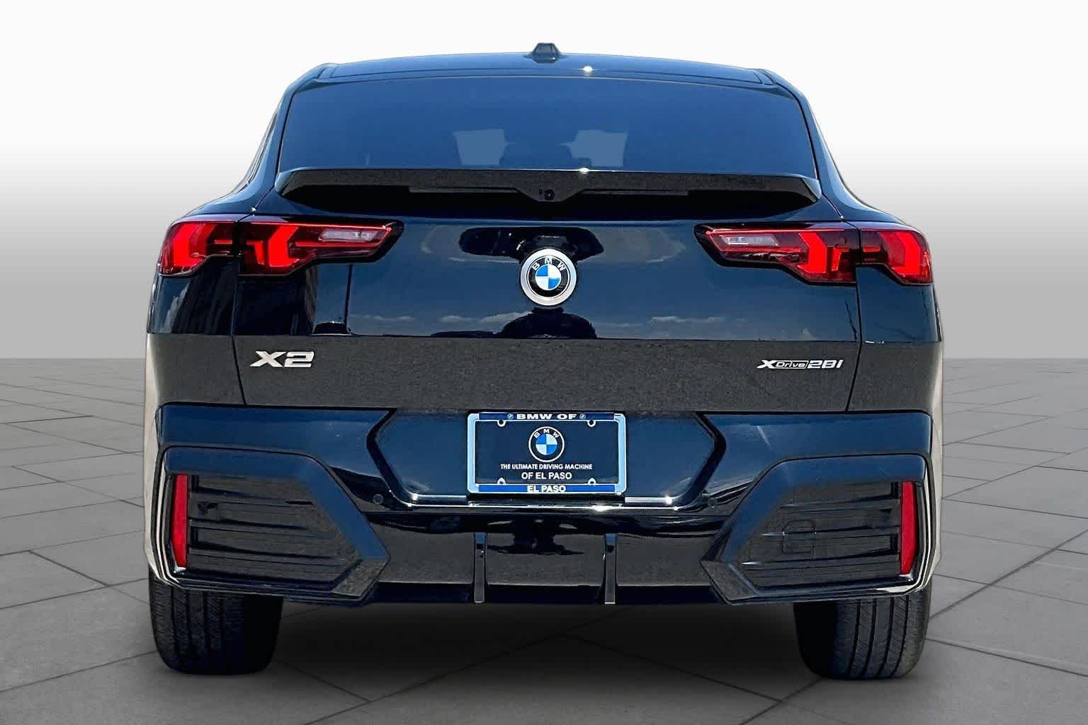 Used 2025  BMW xDrive28i image 4