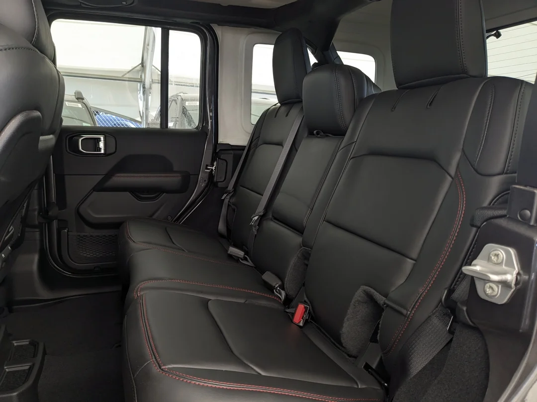 New 2026 Grey Jeep Rubicon - - 4x4 - Nappa Leather - Freedom Top Hardtop - 8- Speed Auto - Remote Start & More! image 25