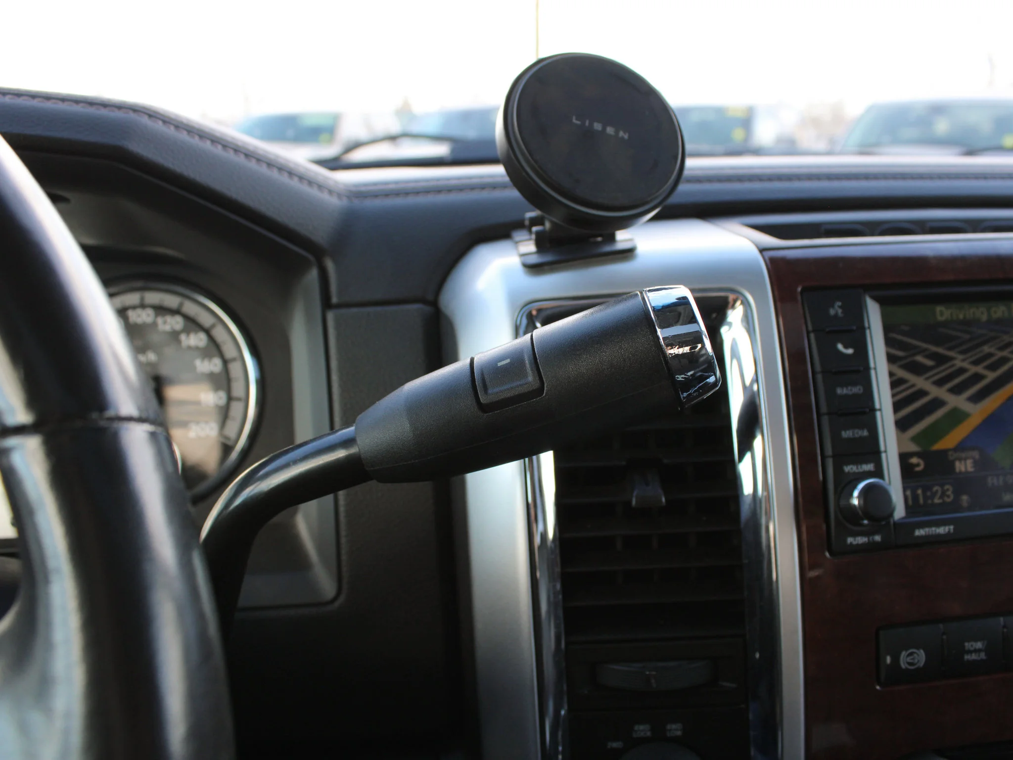 Used 2012 Black RAM Laramie * Cummins diesel, Airbag Suspension, Sunroof, Cooled/Heated Leather image 20