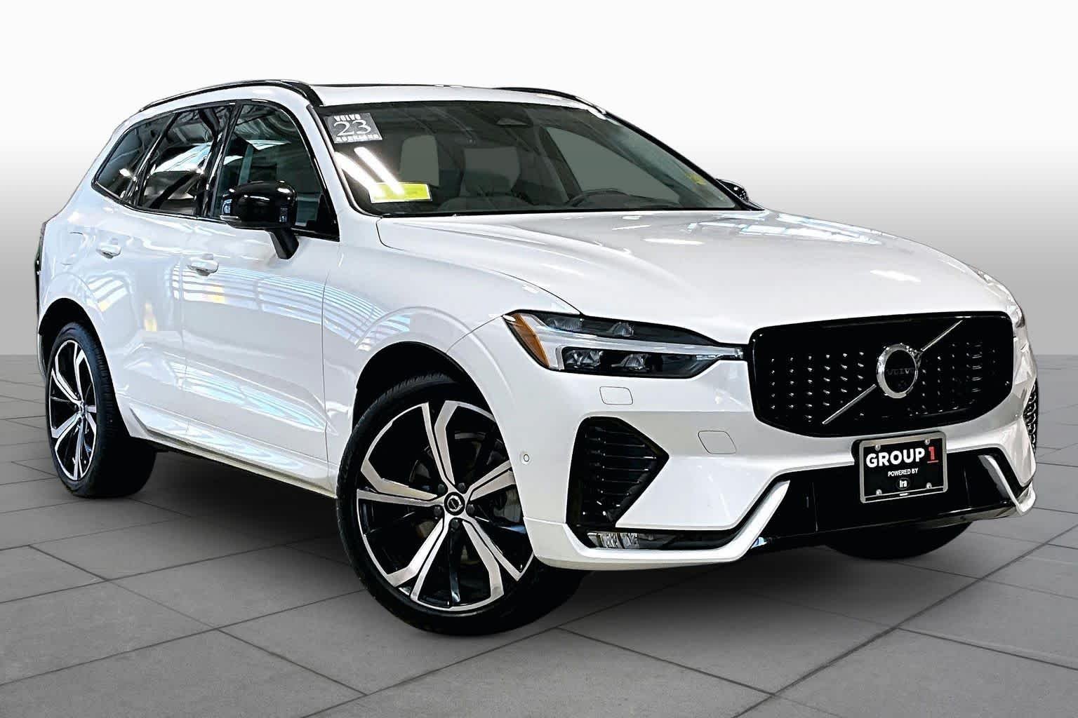 Used 2023 Crystal White Metallic Volvo Ultimate Dark Theme image 3