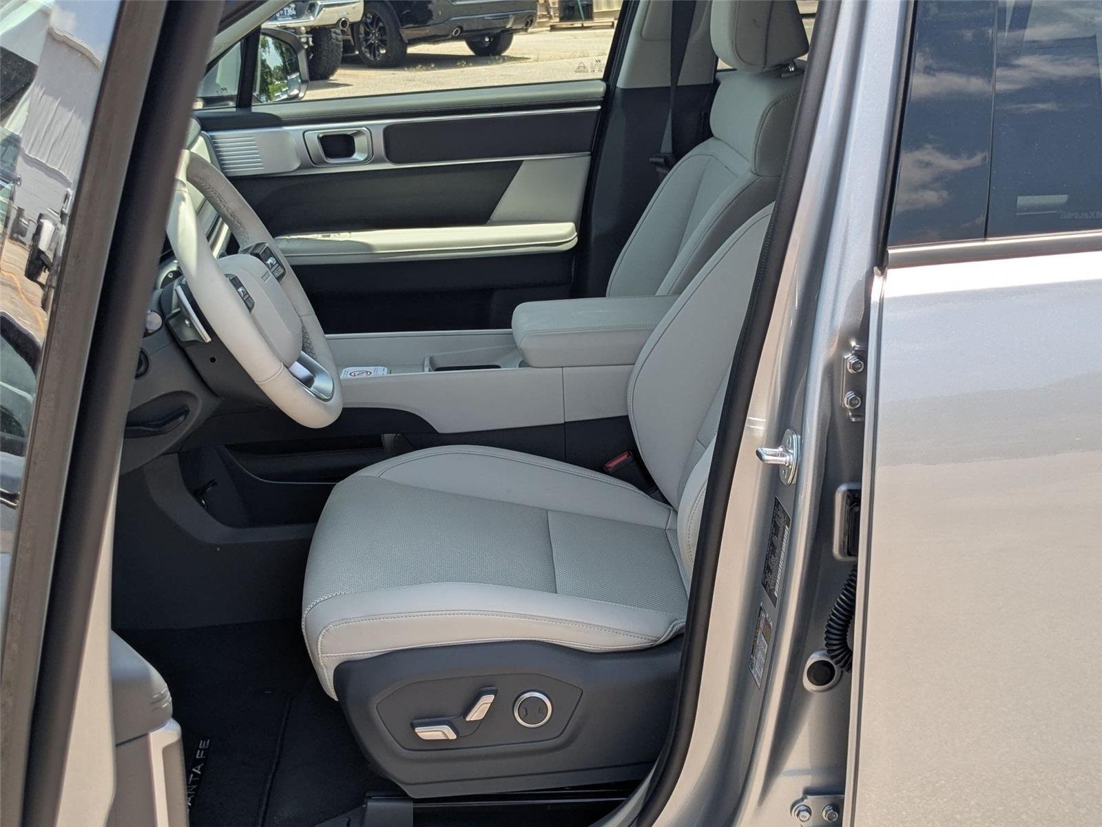 New 2026 Shimmering Silver Hyundai SEL image 10