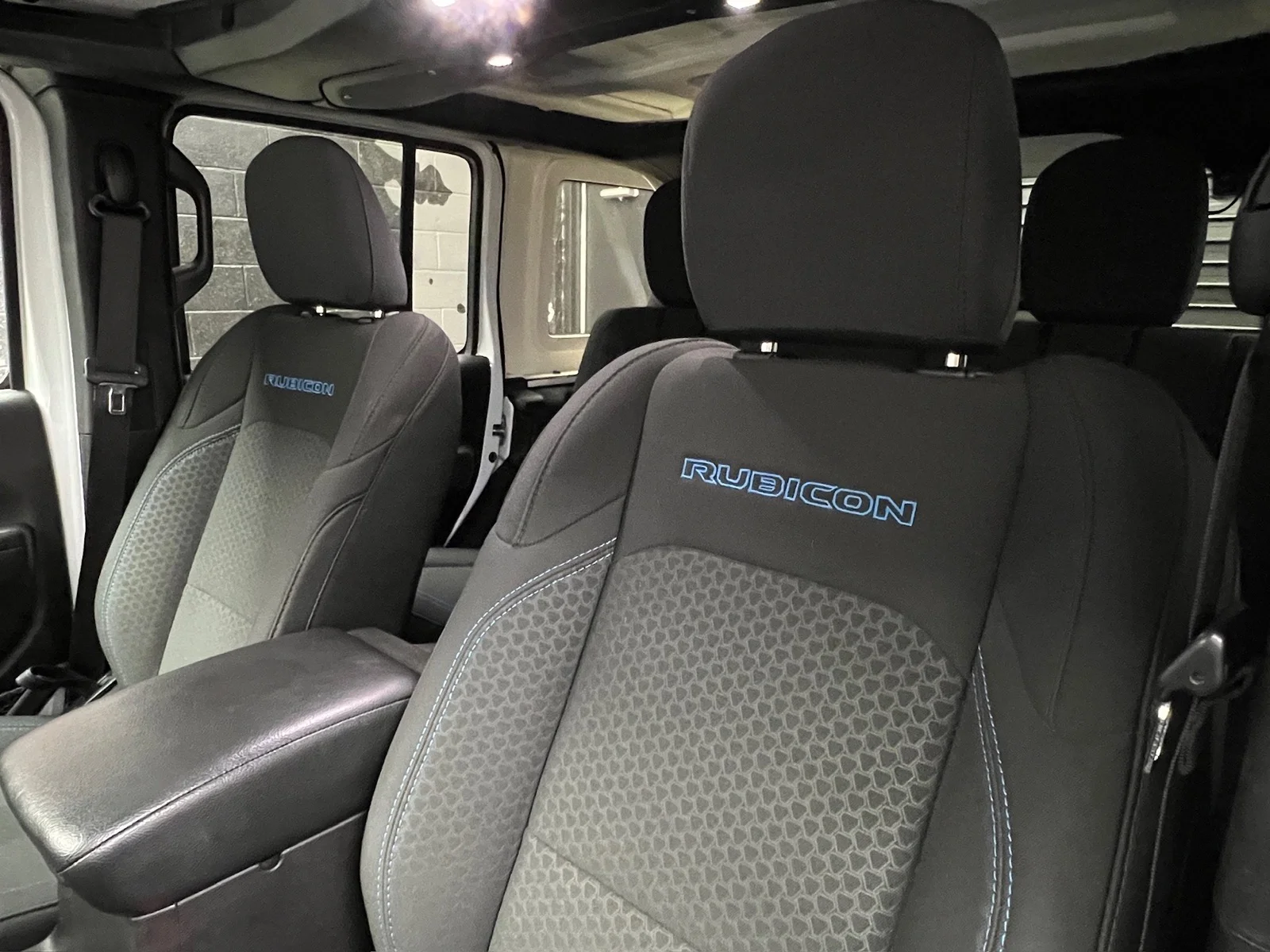 Used 2024 Bright White Clear Coat (pw7) Jeep Rubicon 4xe image 10