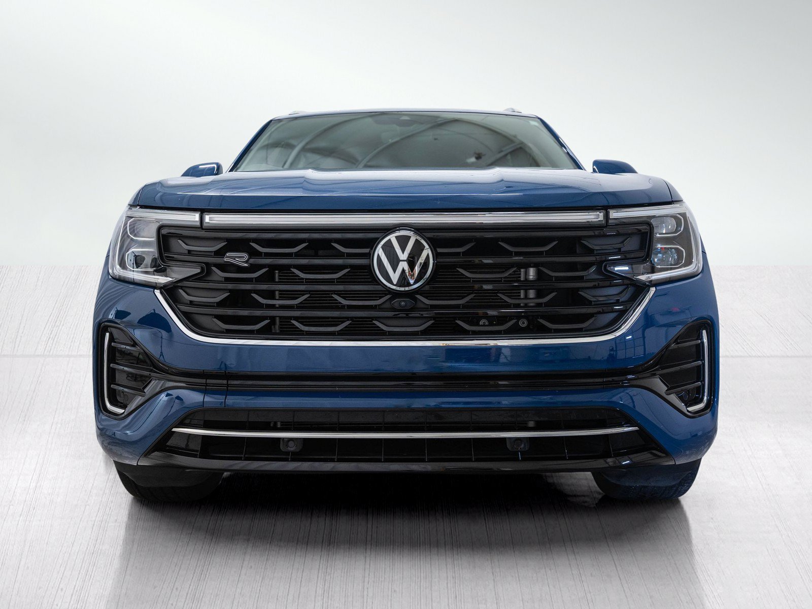 Used 2025 Volkswagen Atlas Cross Sport SEL Premium R-LINE with VIN 1V2FE2CA0SC208777 for sale in Kansas City